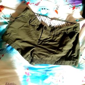 ⚡No Boundaries Olive Green Shorts